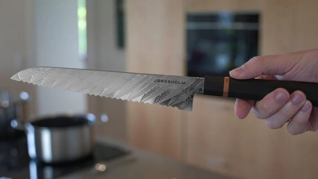 Test af Jørgsholm knive: Er de pengene værd? Billede Jørgsholm brødkniv